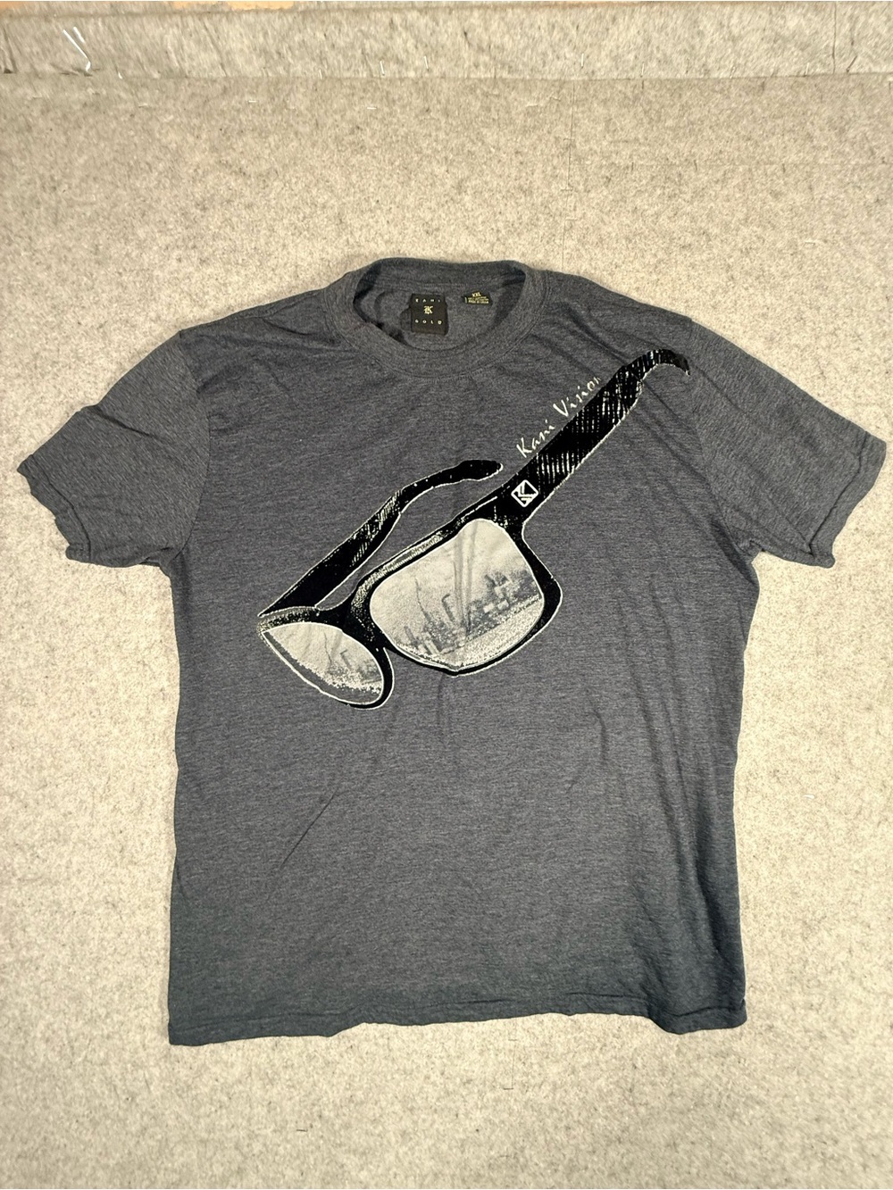 Kani Gold Men's Graphic Crewneck T-Shirt - Dark Heather Gray Sunglasses Print